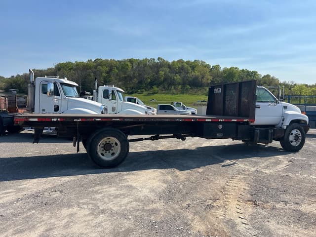 Image of GMC C7500 equipment image 4