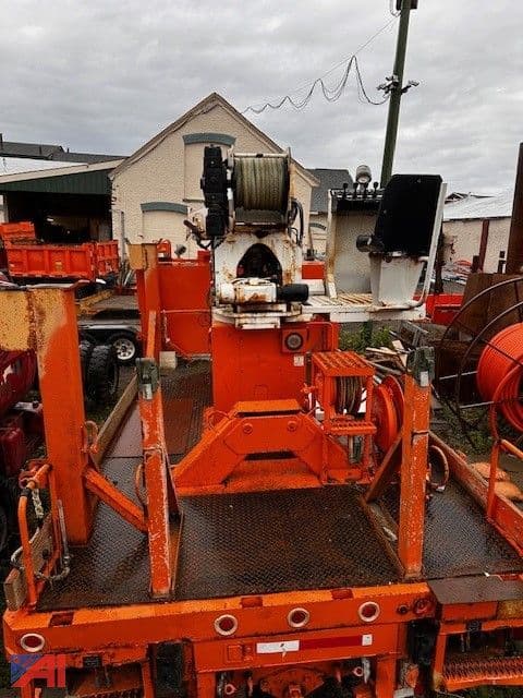 Image of GMC C8500 equipment image 3