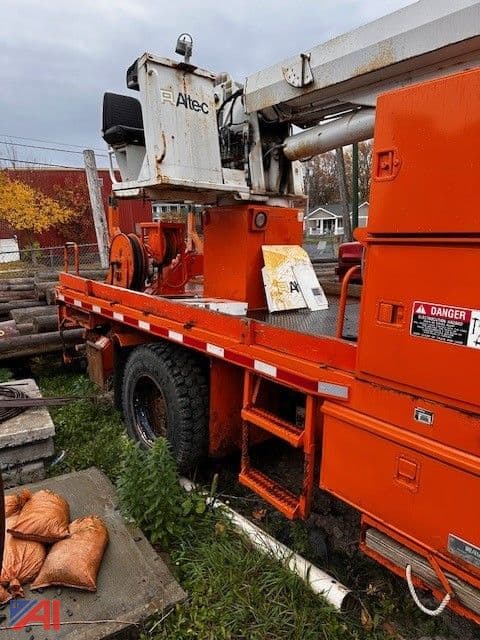 Image of GMC C8500 equipment image 1