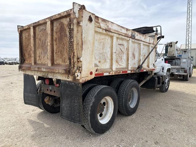 Image of GMC C8500 equipment image 4