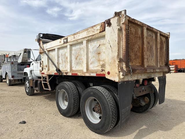 Image of GMC C8500 equipment image 2