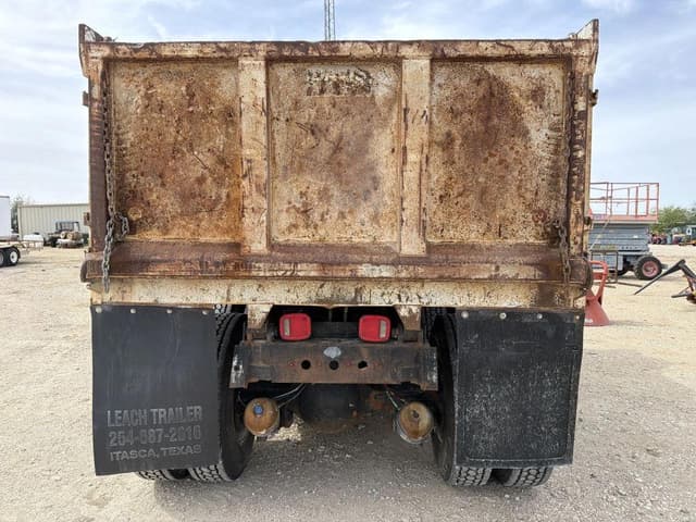 Image of GMC C8500 equipment image 3