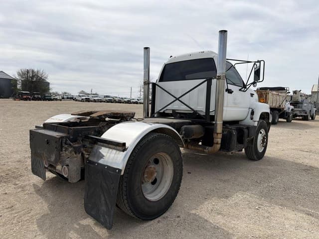 Image of GMC C8500 equipment image 4