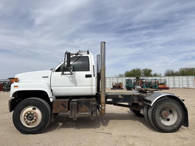 Image of GMC C8500 equipment image 1