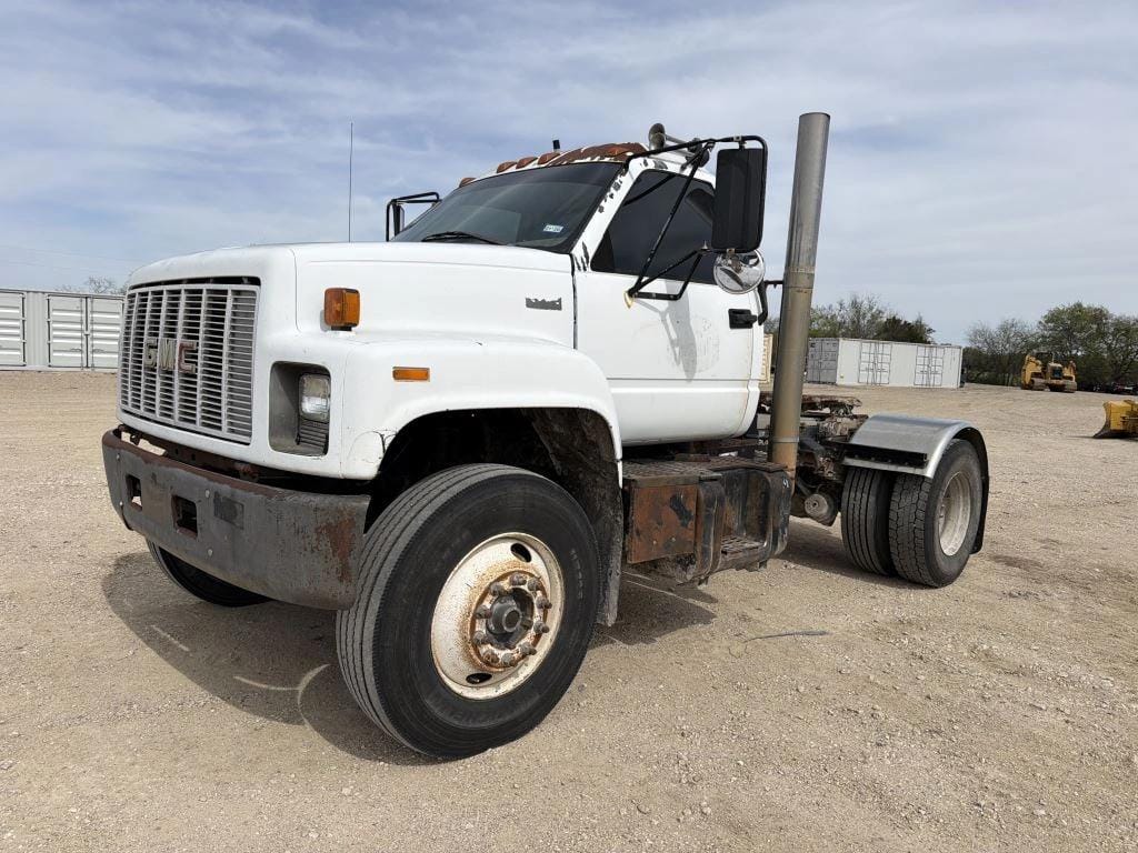 2002 GMC C8500 Equipment Image0