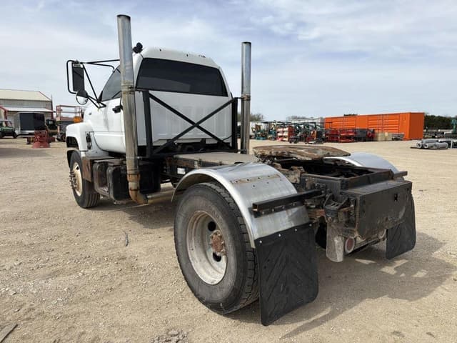 Image of GMC C8500 equipment image 2