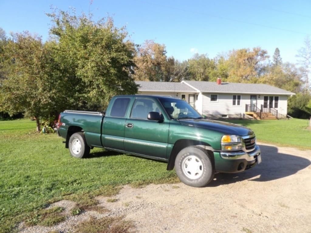 2002 GMC 1500 Equipment Image0