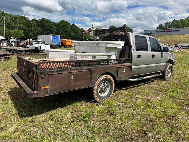 Image of GMC 2500 equipment image 3