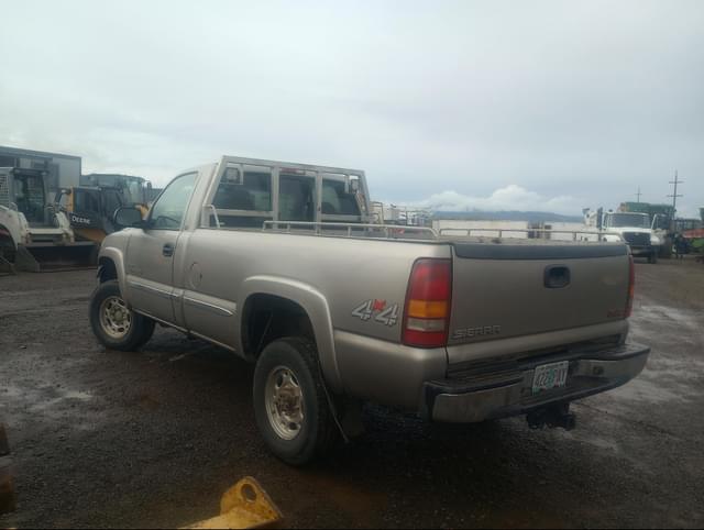 Image of GMC 2500HD equipment image 2