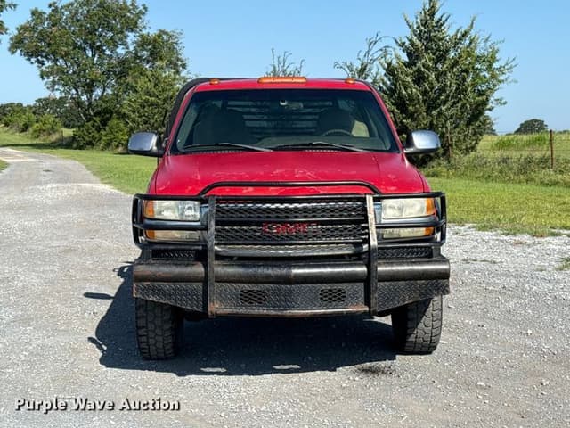 Image of GMC 2500HD equipment image 1