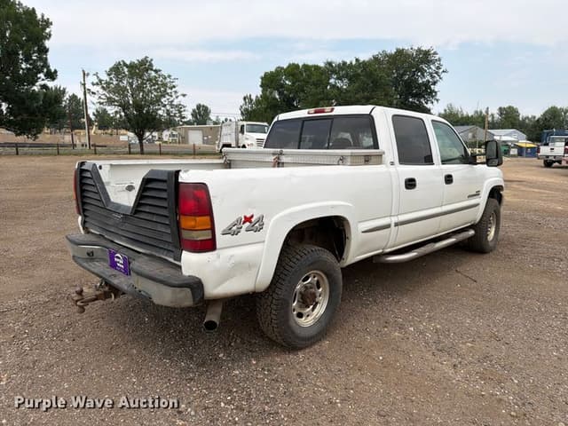 Image of GMC 2500HD equipment image 4