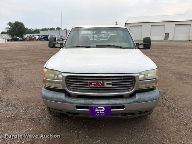 Image of GMC 2500HD equipment image 1