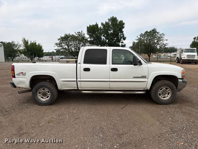 Image of GMC 2500HD equipment image 3