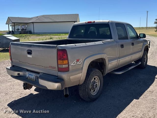Image of GMC 2500HD equipment image 4