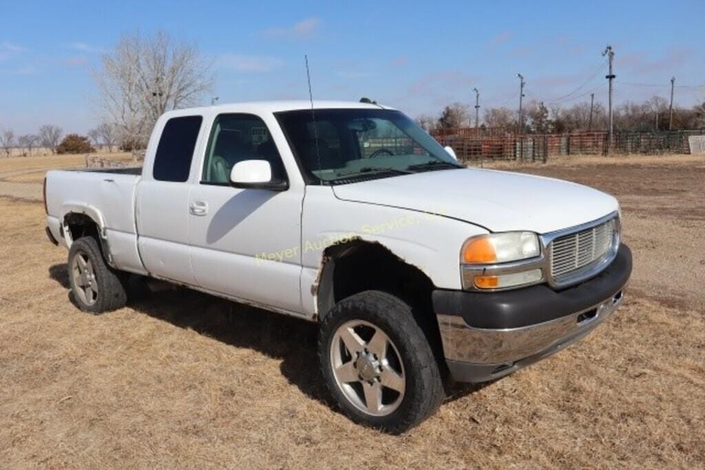 2002 GMC 2500HD Equipment Image0