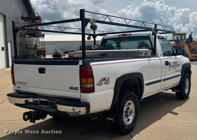 Image of GMC 2500HD equipment image 4