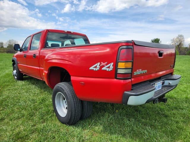 Image of GMC 3500 equipment image 2