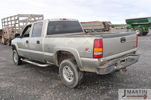 Image of GMC Sierra equipment image 3