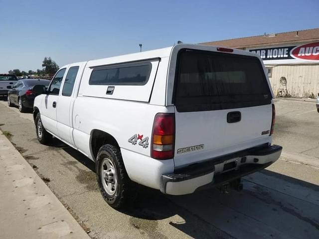 Image of GMC Sierra equipment image 4