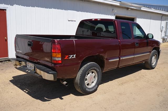 Image of GMC Sierra equipment image 2