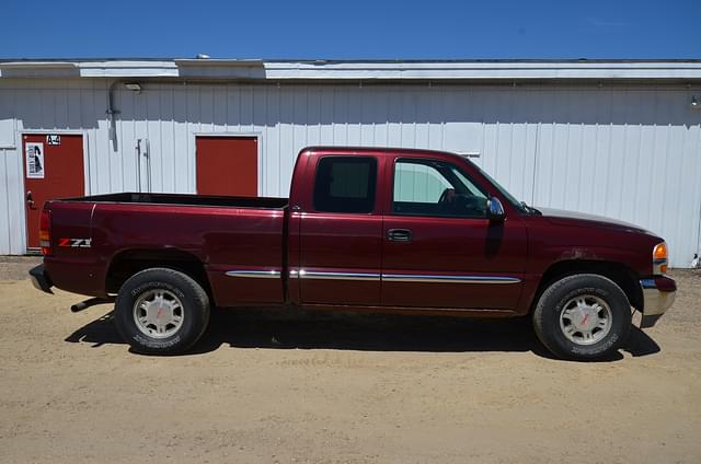 Image of GMC Sierra equipment image 1