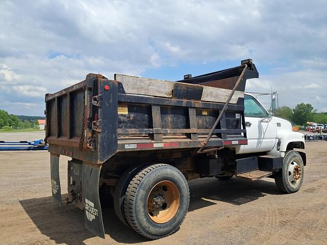 Image of GMC Topkick C7500 equipment image 2