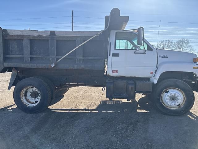 Image of GMC Topkick equipment image 4