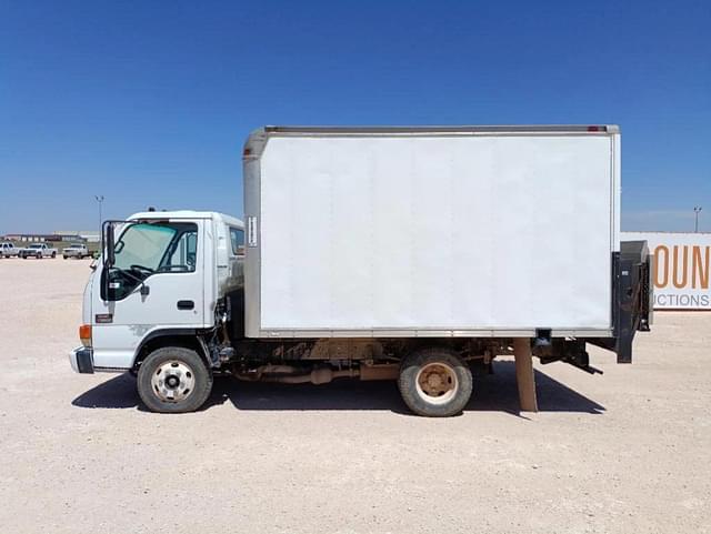 Image of GMC W3500 equipment image 1