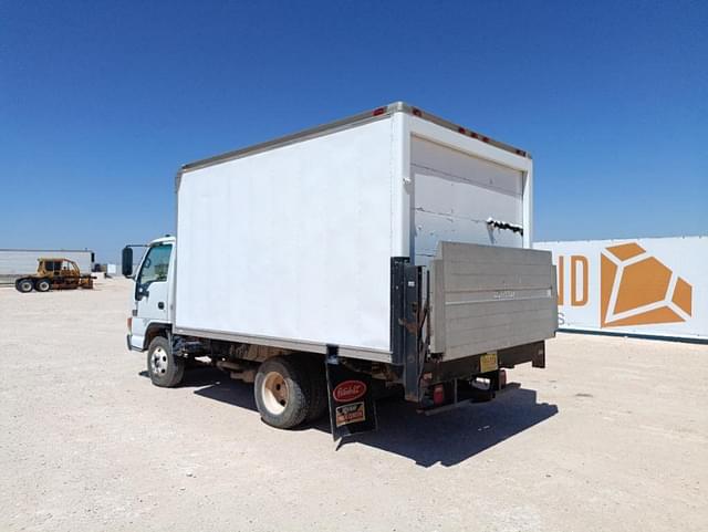 Image of GMC W3500 equipment image 2