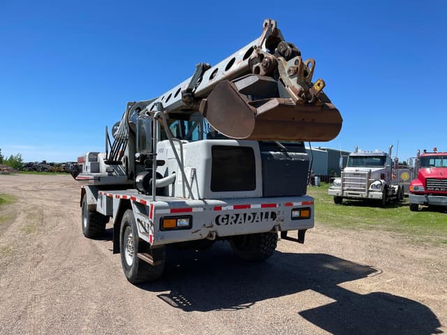 Image of Gradall XL3100 equipment image 2
