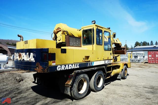 Image of Gradall XL4100 equipment image 2