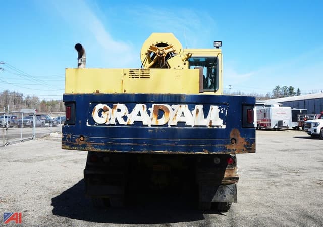 Image of Gradall XL4100 equipment image 3