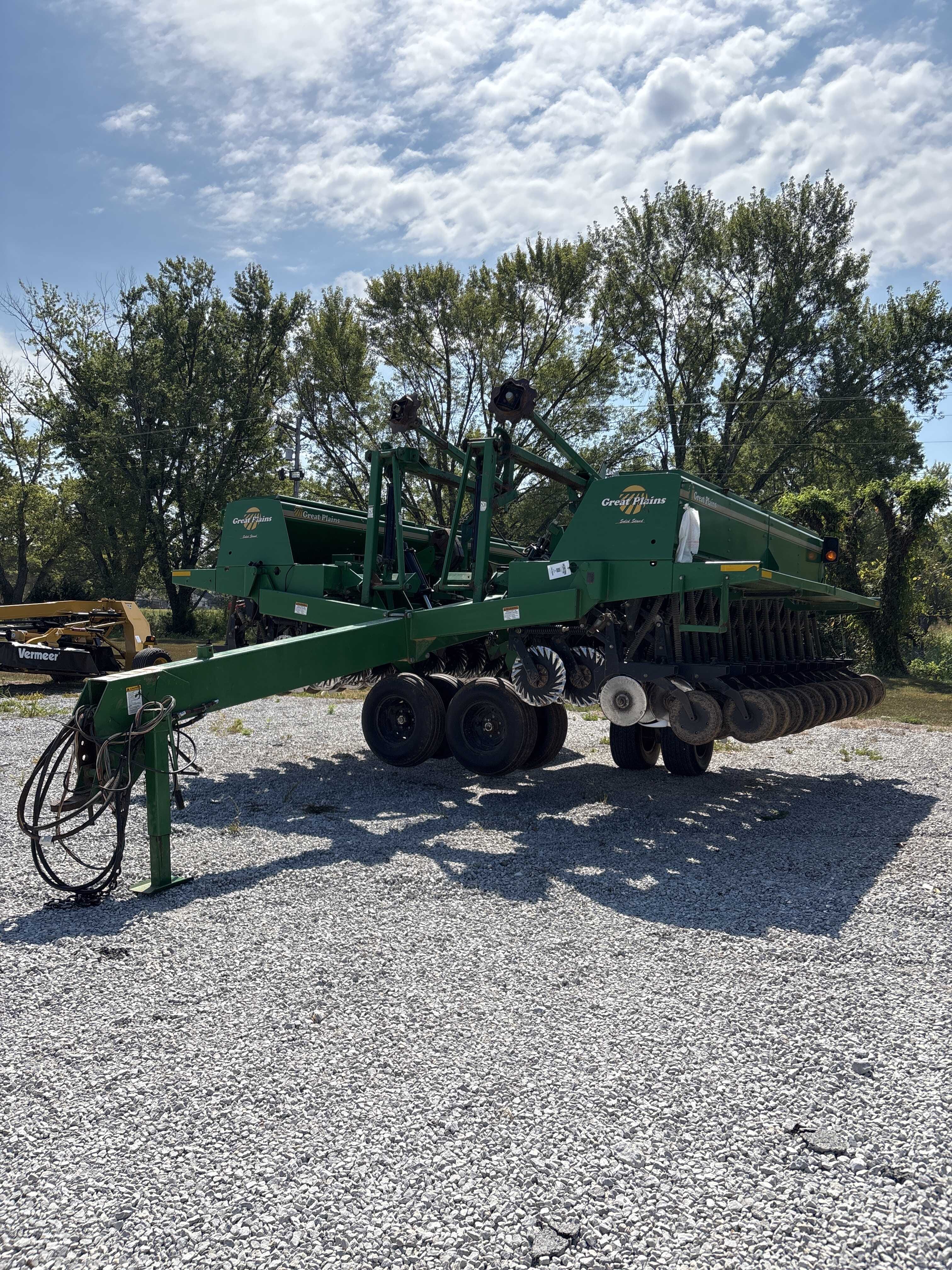 2002 Great Plains 2N-3010 Equipment Image0