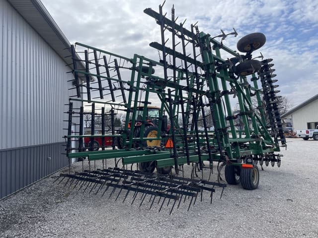 Image of Great Plains 8333 equipment image 2