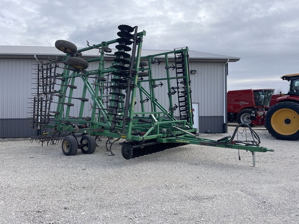 2002 Great Plains 8333 Equipment Image0