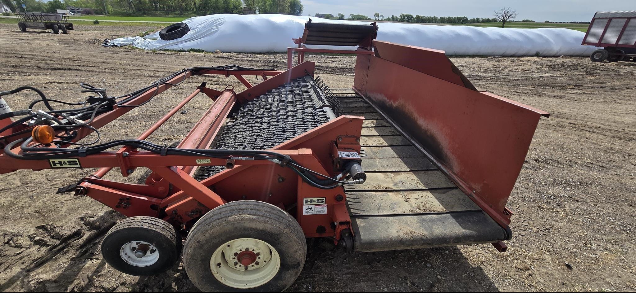 2002 H&S HSM9 Equipment Image0