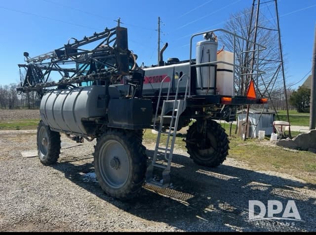 Image of Hagie 2100 equipment image 4