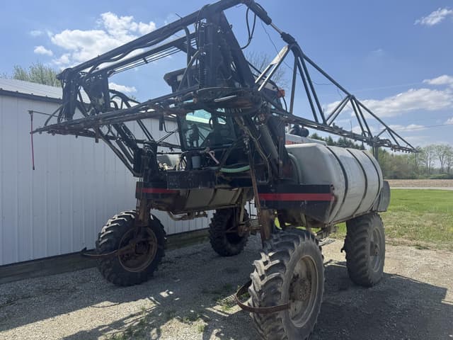 Image of Hagie 284 equipment image 2