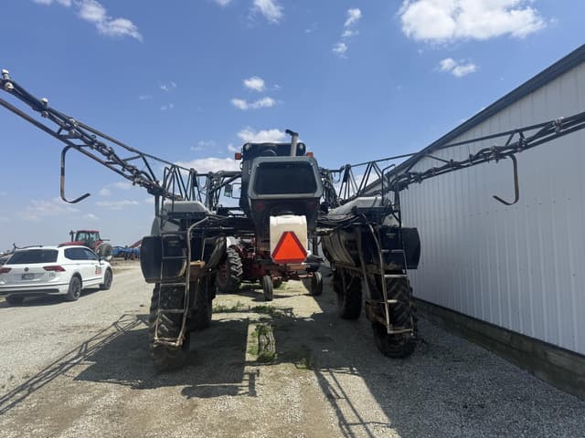 Image of Hagie 284 equipment image 4