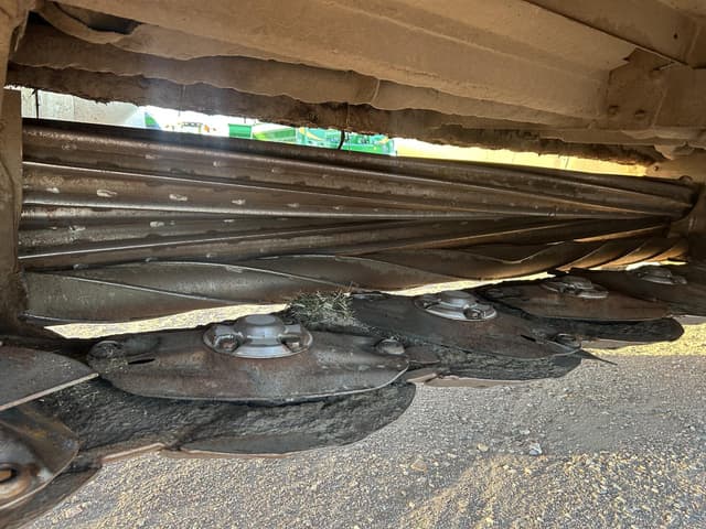 Image of Hesston 1365 equipment image 3