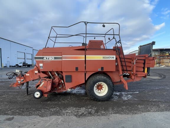 Image of Hesston 4790 equipment image 1