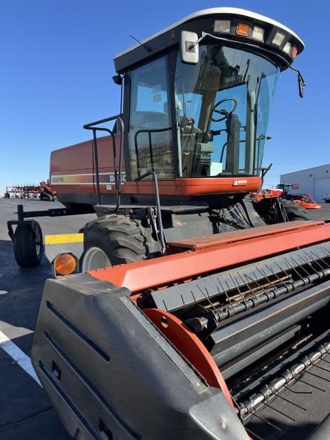Image of Hesston 8450 equipment image 2
