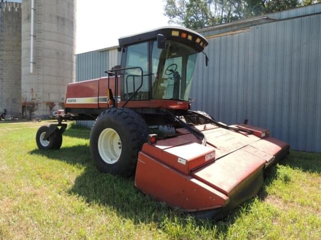Image of Hesston 8550S equipment image 1