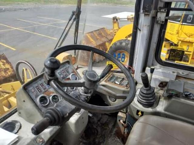 Image of Hyundai HL740-3 equipment image 3