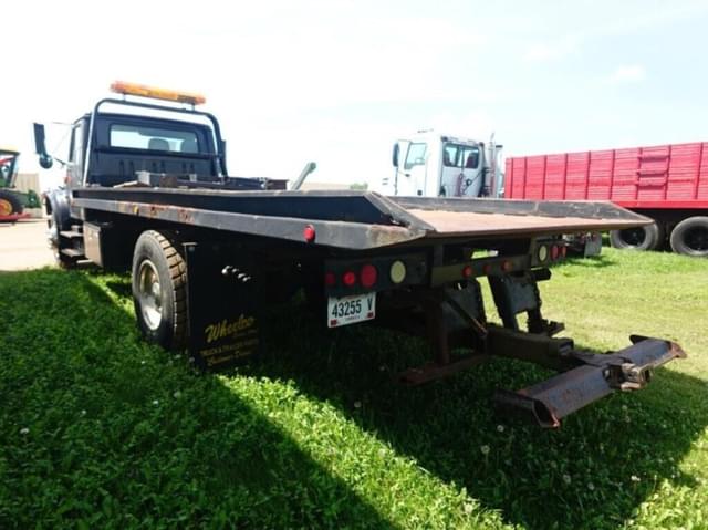 Image of International 4700 equipment image 3