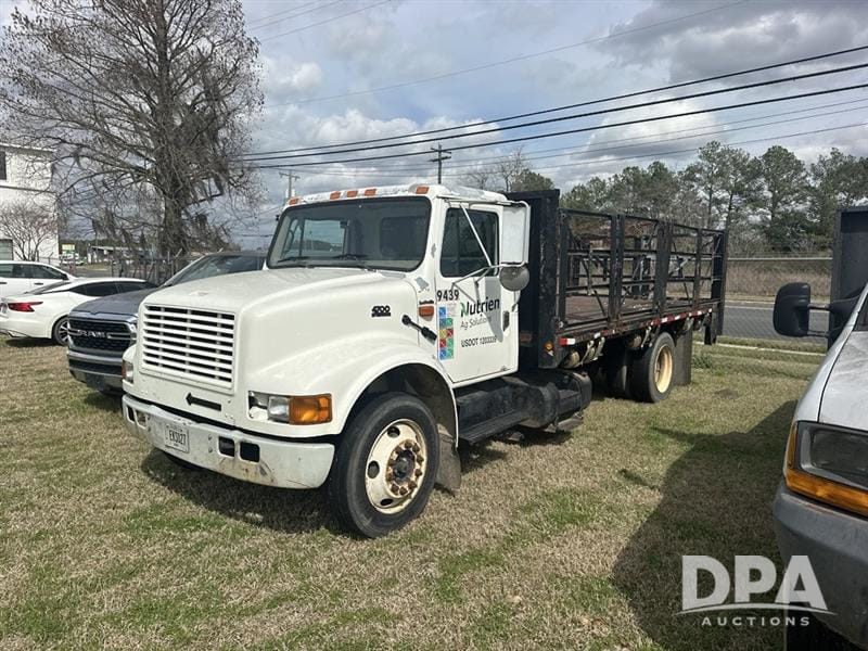 2002 International 4700LP Equipment Image0