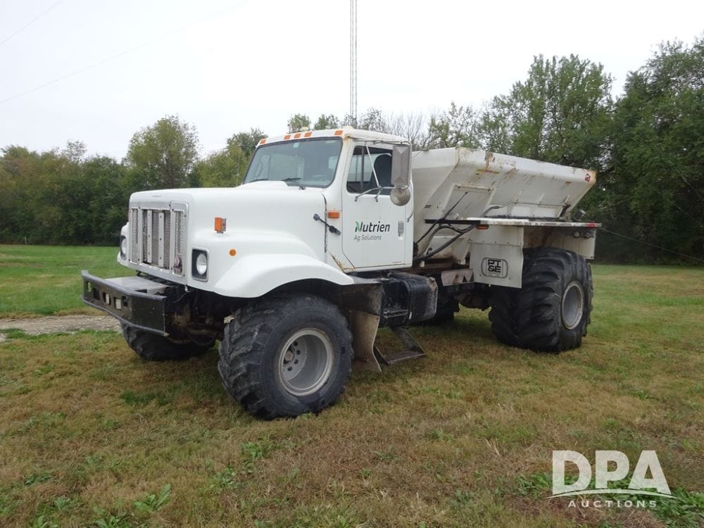 2002 International 2554 Equipment Image0