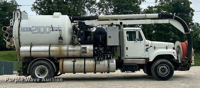 Image of International 2554 equipment image 3