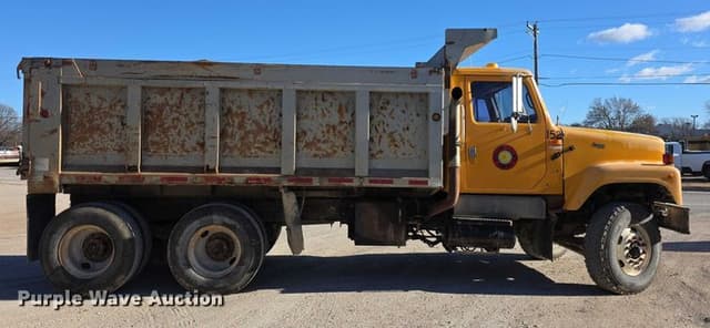 Image of International 2574 equipment image 3