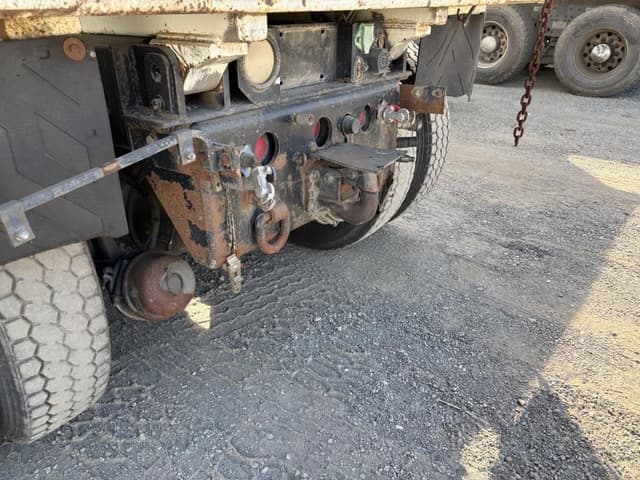 Image of International 2574 equipment image 4